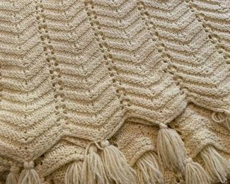 Knitted throw
