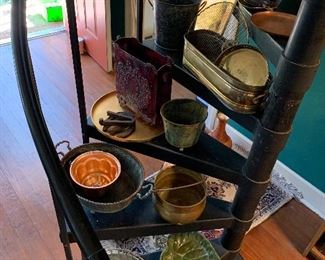 Assorted metal decorator items