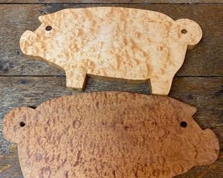 Pig cutting boards