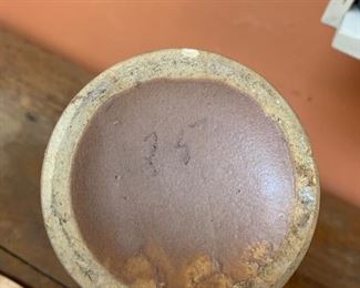 Bottom or art pottery vase