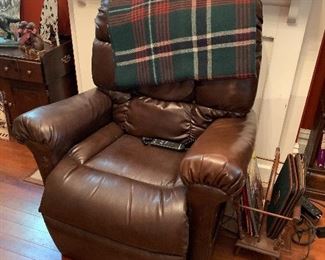 Golden leather lift chair