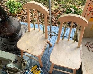 More child’s or toy chairs