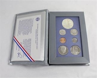 Lot 172
United States 1986 Prestige Set