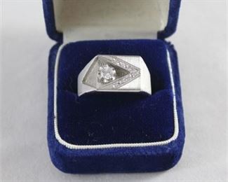 Lot 220
14 k Gold Ring