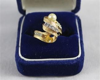 Lot 236
Gold Ring