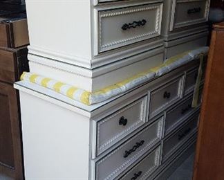 Johnson Carper dresser and 2 night stands