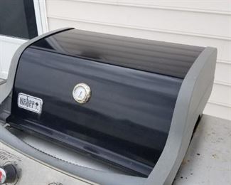 3 Weber grills available - varying conditions