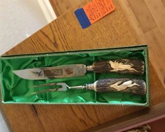 Carving set included in set