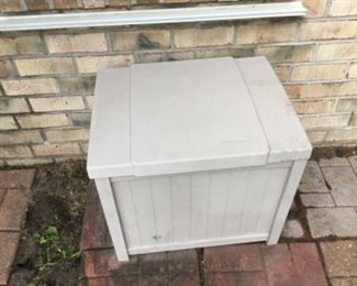 Small storage bin