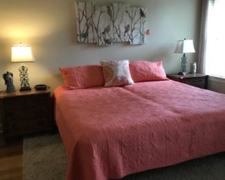 King size bed - 2 twin mattress with adjustable back