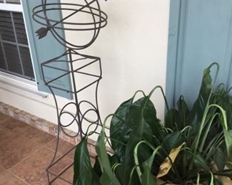 Metal sculpture & plant