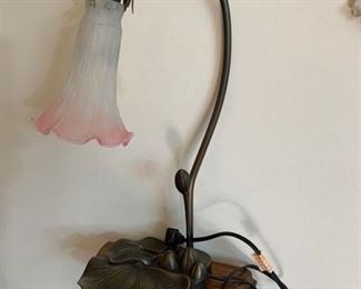 Working vintage tulip lamp