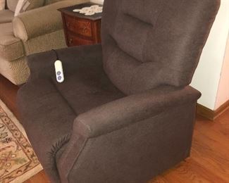 Electric Lift chair, 4 months old; perfect condition