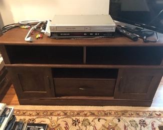 media cabinet with drawer & side storage