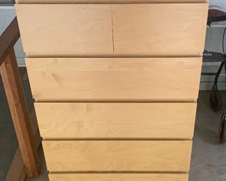 Chest of drawers