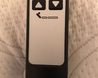 Beautyrest like new mattress with remote