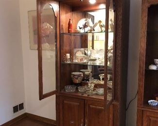 Lighted display cabinet with glass doors