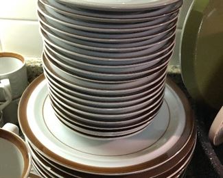 Brown Monterrey Stoneware set