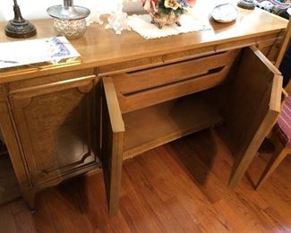 American of Martinsville buffet/hutch