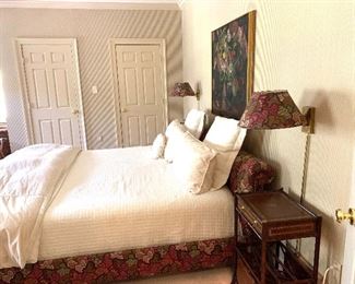 King size bedroom suite with tempurpedic mattress