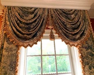 4 window treatments available