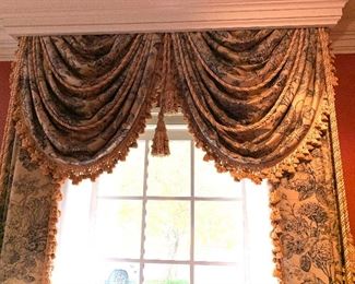 4 window treatments available