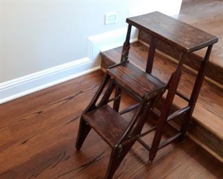 ANTIQUE STEPSTOOL