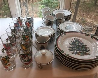 Christmas Dishes, (Pacific Rim) Set of Christmas Glasses...