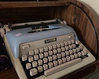 Royal manual typewriter with case