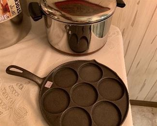 Now is the time for Chili and cornbread! Nice stick pot and cast iron pan!