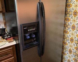Kenmore side by side ice and water in the door!