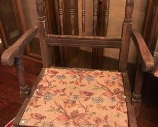Antique "potty" chair w/seat that lifts for chamber pot