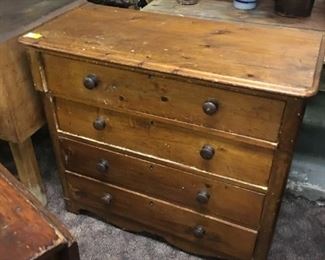 Pine 4 draw primitive chest