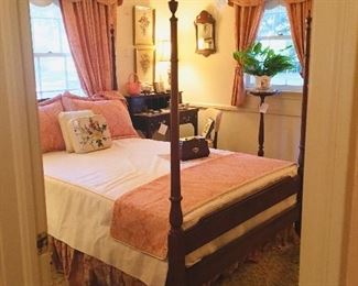 Queen Anne Style 4 poster  bed