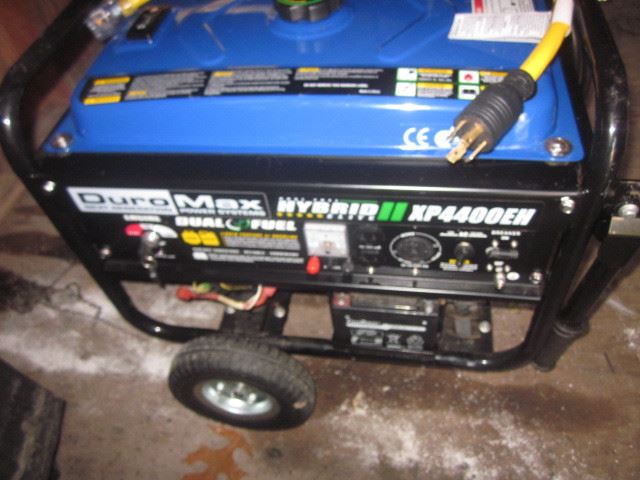 Duro-Max  Hybird Generator Duel Gas Or Propane

