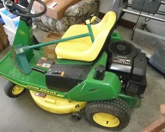 JOHN DEERE 13HP RIDING MOWER,