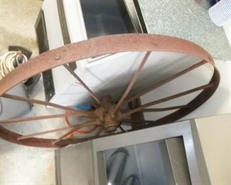 ANTIQUE WAGON WHEEL