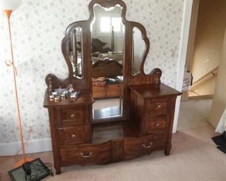 BEAUTIFUL DRESSER