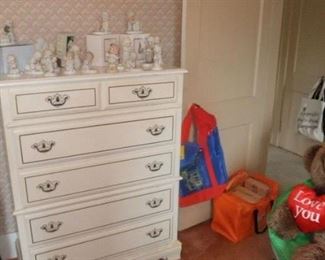 CHEST OF DRAWERS