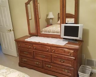 dresser with mirror