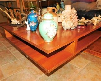 Mid-Century modern cherry coffee table, excellent conditon!