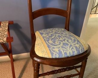 15. Pair of Vintage Side Chairs with Upholstered Seats (18" x 18" x 33")