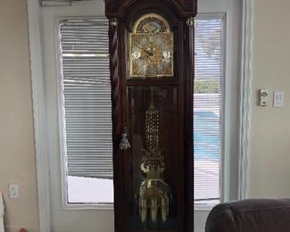 STUNNING HOWARD MILLER GRANDFATHER CLOCK IN FANTASTIC CONDITION 
7’ 4”H x 26” W x 16” D 
MADE IN THE USA 