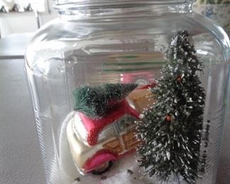 HOLIDAY DECOR