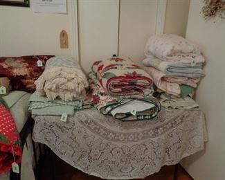 LOTS OF LINENS AND QUILTS