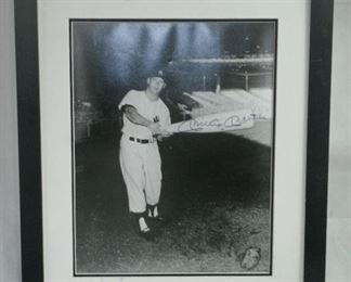 MICKEY MANTLE SIGNED PHOTO