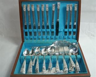 SILVER FLATWARE SET