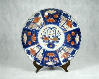 19TH CENTURY IMARI CHARGER W/STAND