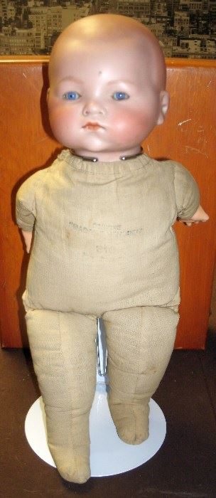 1920'S MADAME HENDREN SLEEPING DOLL WITH MOVABLE BLUE EYES #316