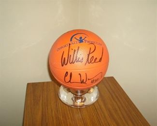 CELEBRITY AUTOGRAPH BASKETBALL (MANY NAMES)